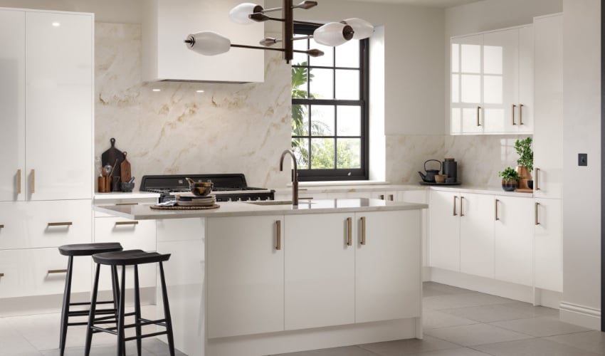 Pictured in Supergloss White