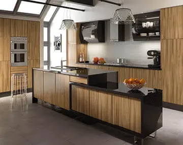 Classic Pisa style fitted kitchen image