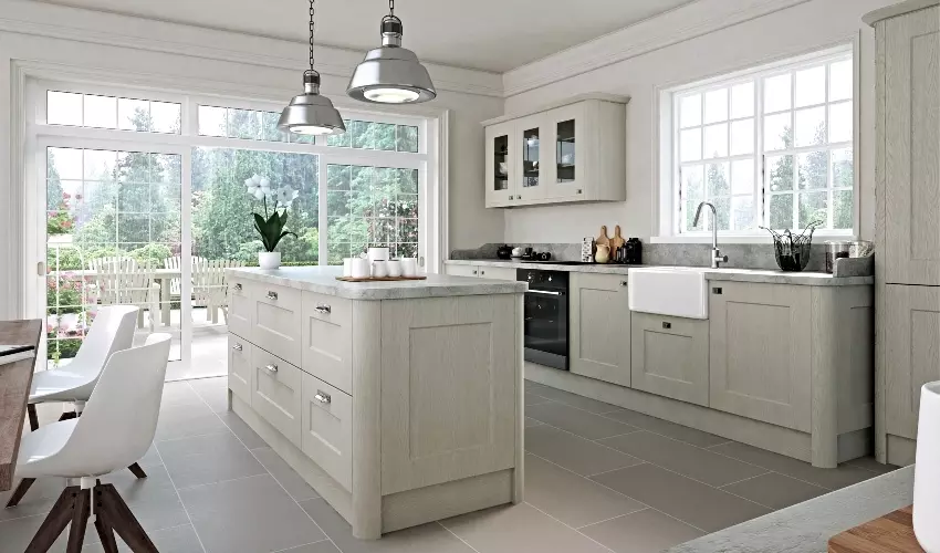 Image of a Classic Cambridge Style kitchen