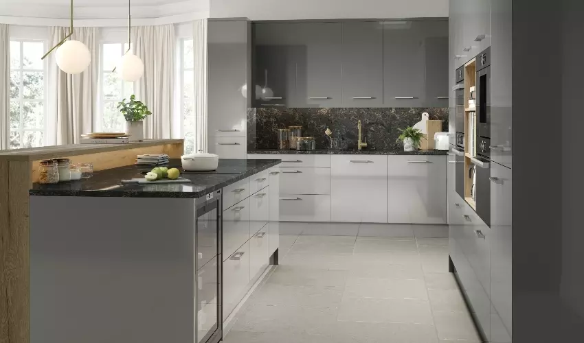 Image of a Modern Style Venice Kitchen Pictured in Matt Light Grey and White