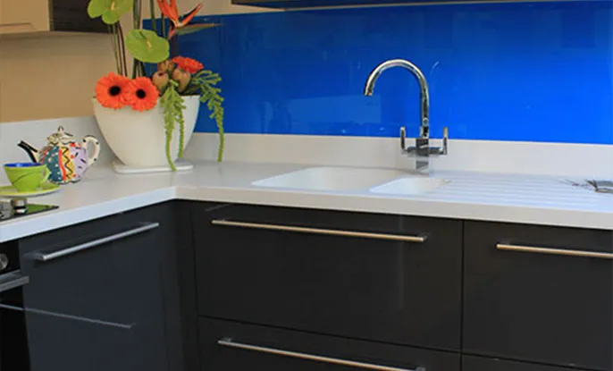 Kitchen Doors, Worktop and Glass Splashback