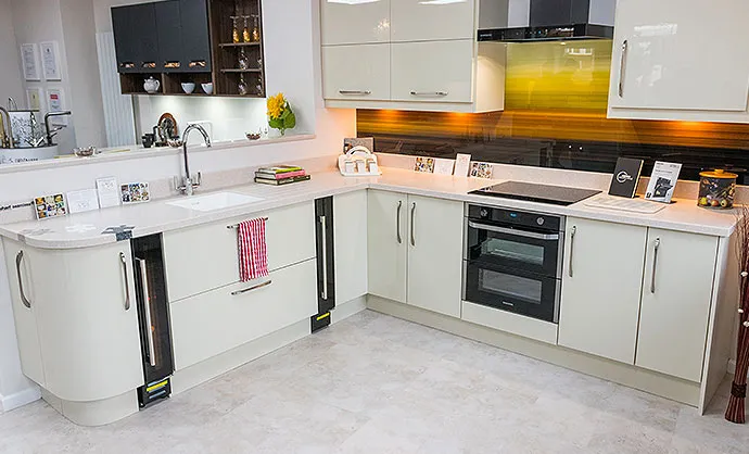 Cream Kitchen Design Nuneaton & Coventry